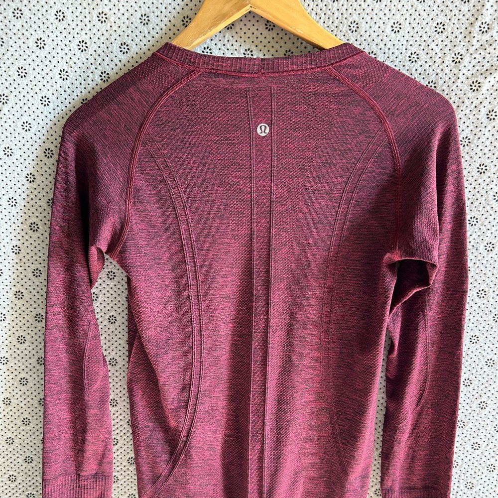 Lululemon Athletic tee long sleeves burgundy Sz 8.